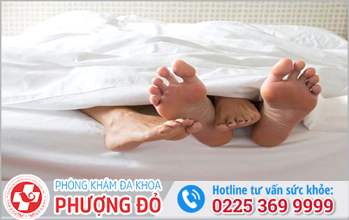 Quan hệ hậu môn ra máu có sao không?